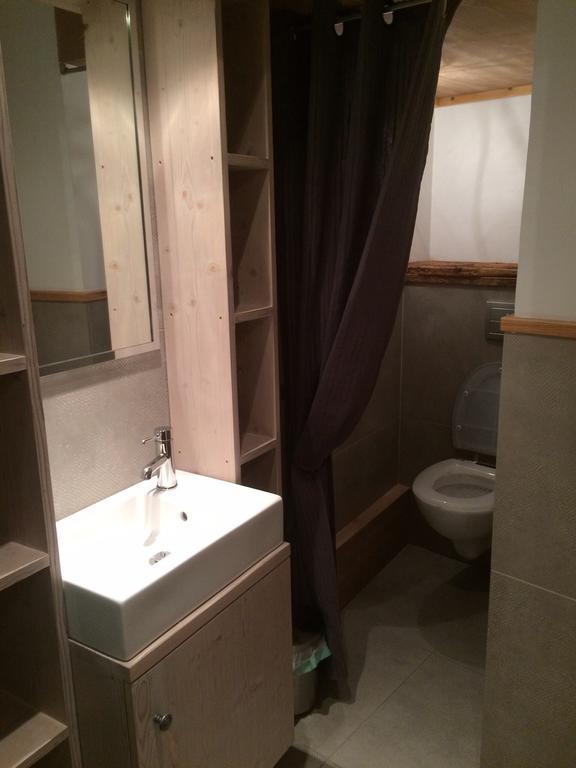 Chambre D'Hote La Tour Du Merle Le Villard  객실 사진