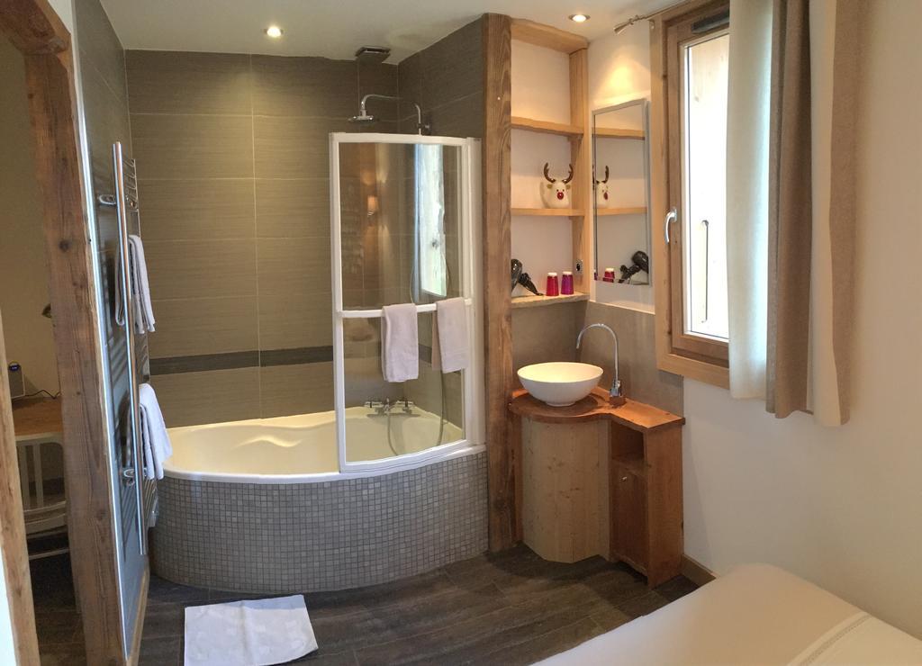 Chambre D'Hote La Tour Du Merle Le Villard  외부 사진