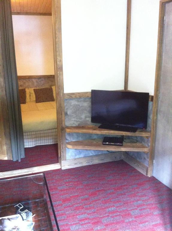 Chambre D'Hote La Tour Du Merle Le Villard  객실 사진